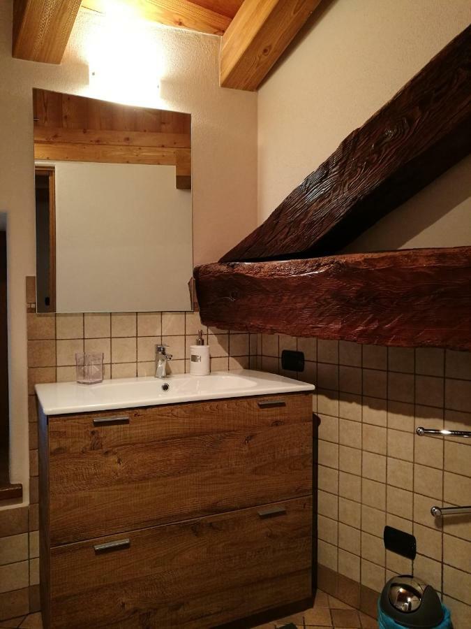 אאוסטה L'Atelier Du Temps - Les Greniers Appartements מראה חיצוני תמונה